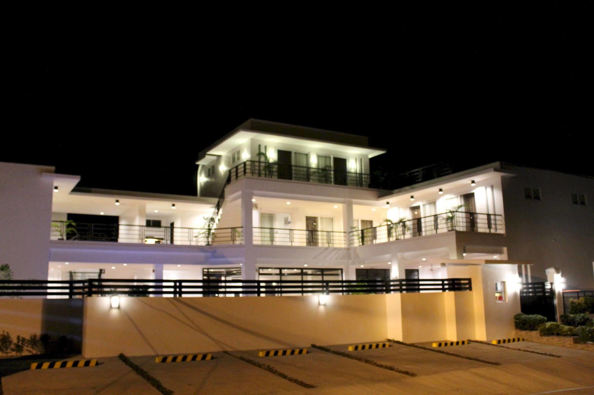 Be-Ing Suites Davao Ngoại thất bức ảnh